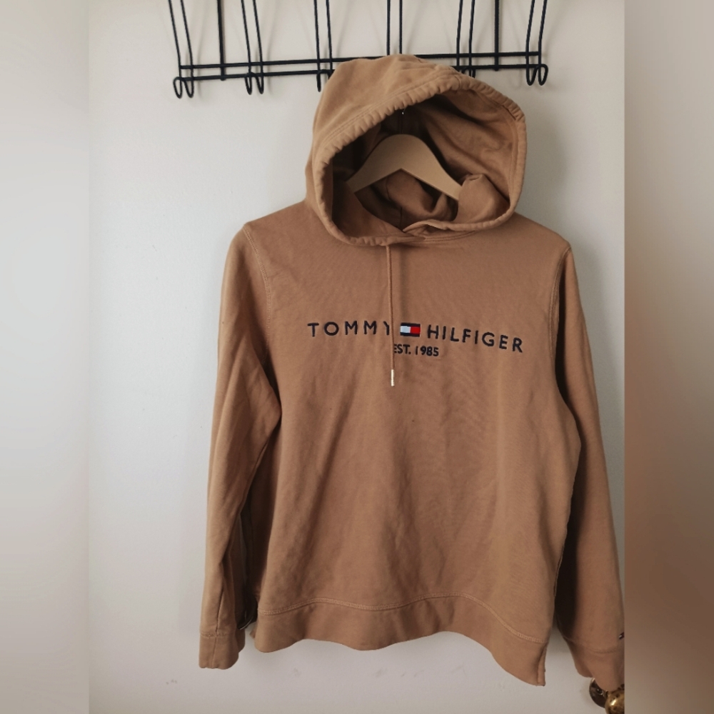Women Authentic Brown Tommy Hilfiger Hoodie And New Look Windbreaker